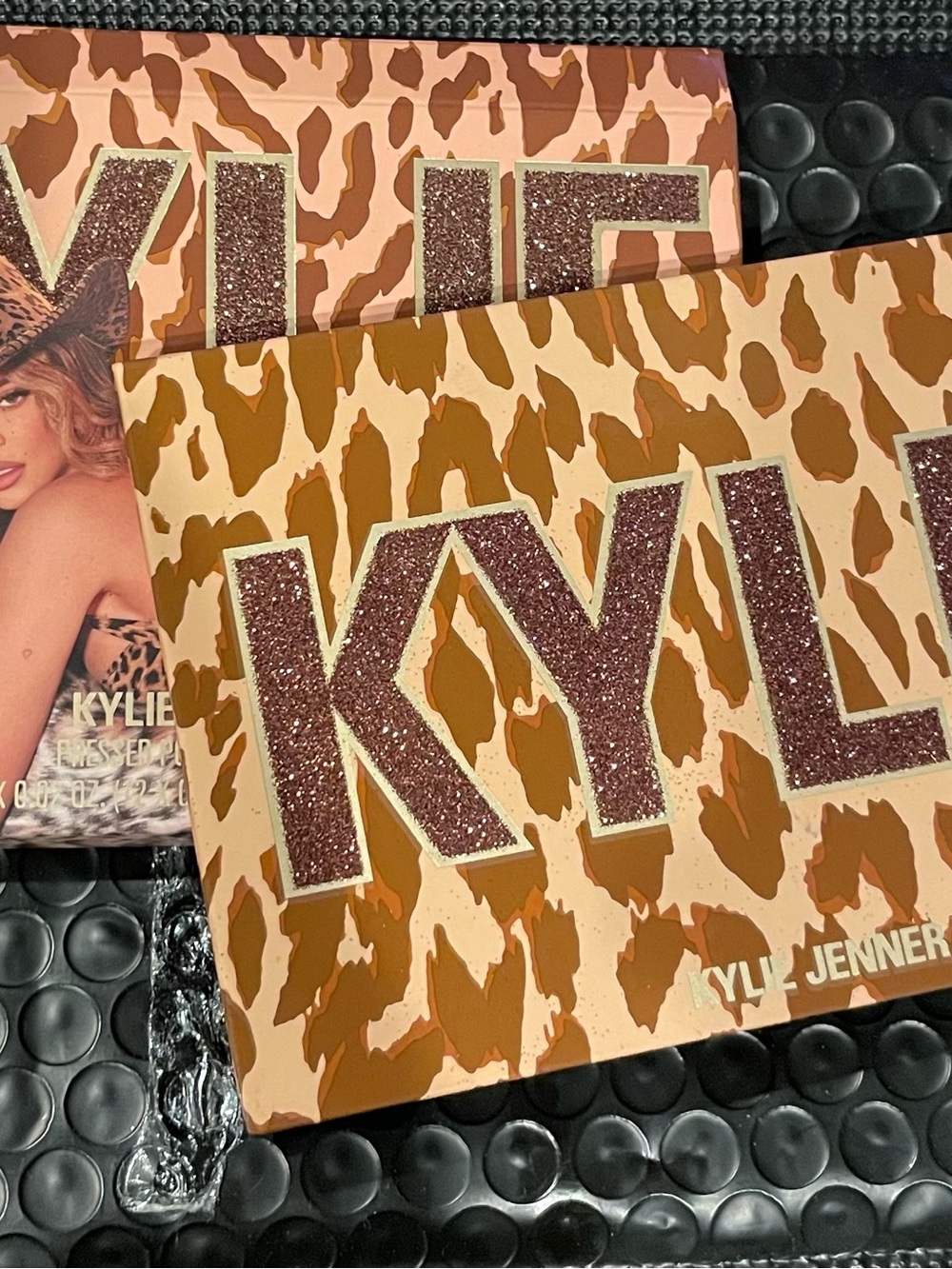 Kylie Cosmetics Leopard Print Eyeshadow Palette — Wild Thing